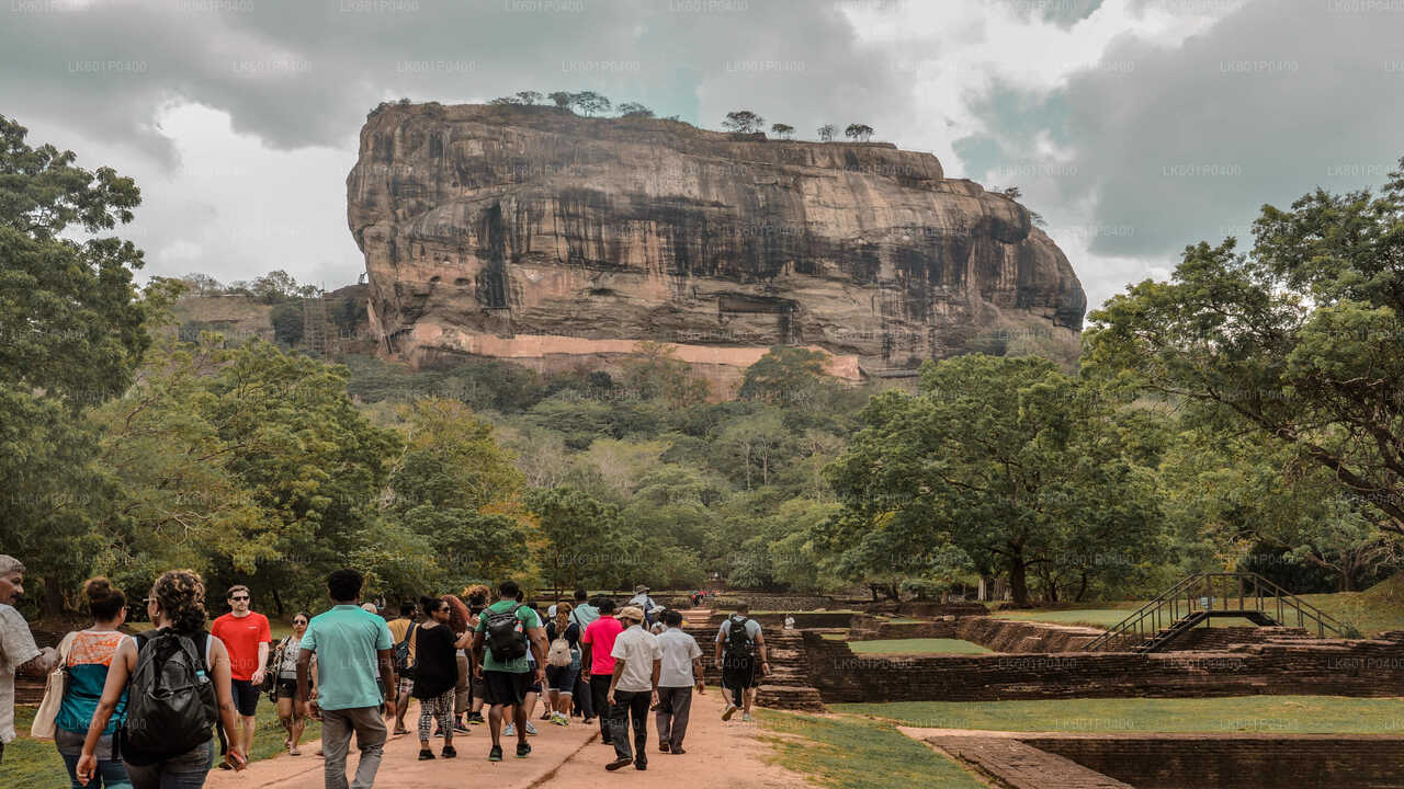 Sigiriya Rock and Village Tour from Negombo